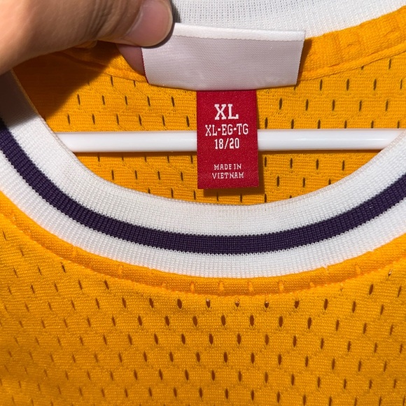Magic Johnson Lakers Jersey 🔥 🏀 - Picture 4 of 4
